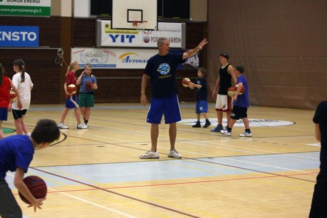 Coach Rick Walrond coaching in Finland