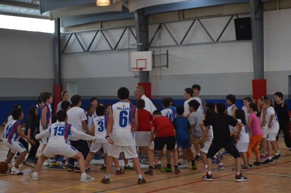 Coach Rick Walrond coaching in Guatemala