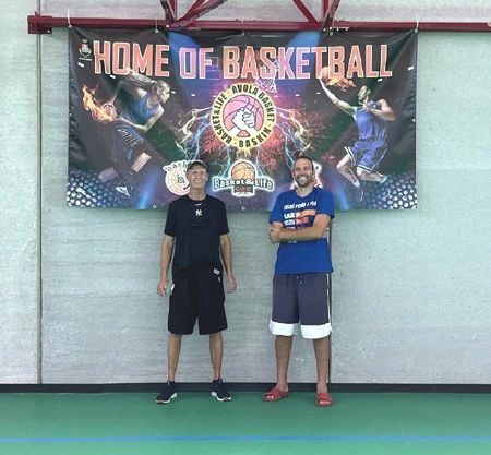 Coach Rick Walrond coaching in Italy, 2022
