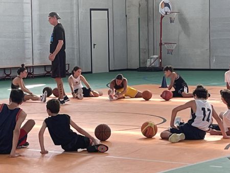 Coach Rick Walrond coaching in Italy, 2022